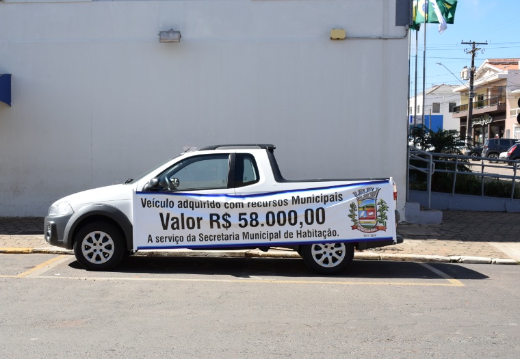 Prefeitura de Wenceslau Braz entrega pick-up para Secretaria de Habitação