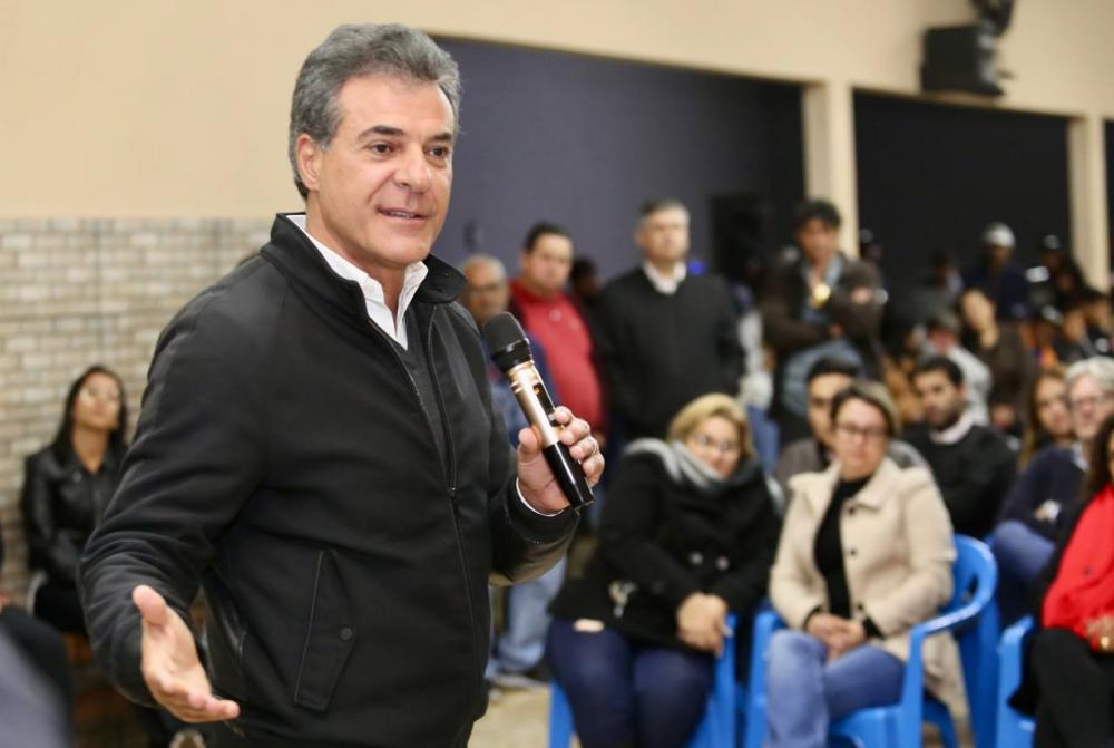 Beto Richa se reúne com lideranças e visita Cine Teatro Ouro Verde