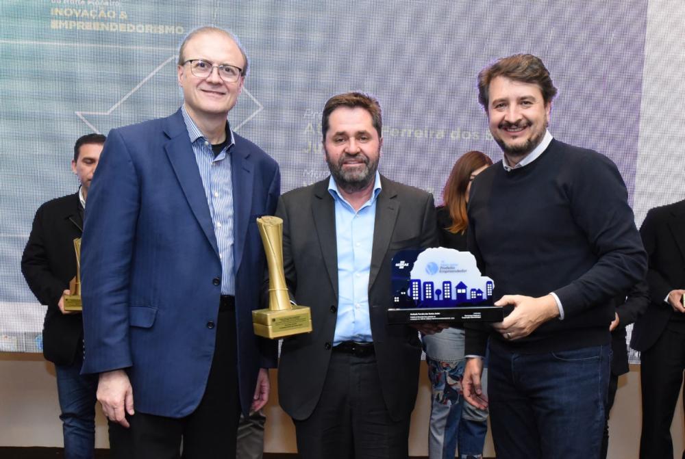 Taidinho recebe Prêmio Sebrae “Prefeito Empreendedor”