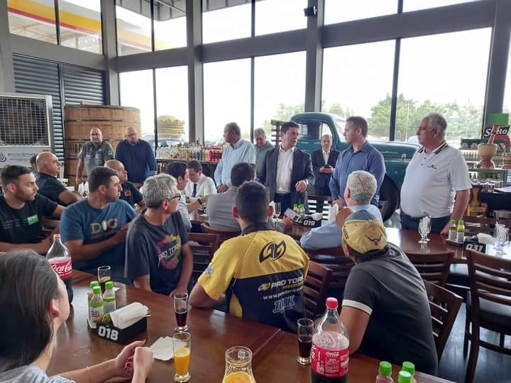 Ex-juiz e candidato ao Senado Sérgio Moro visita Siqueira Campos