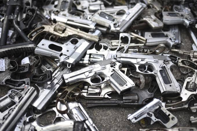 Fornecedora do Exército dos EUA pretende abrir fábrica de armas no Brasil