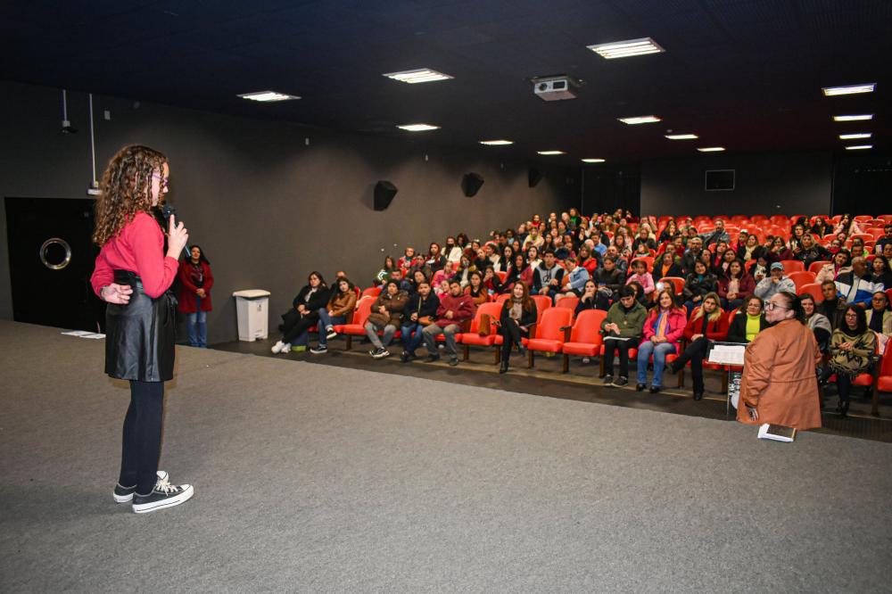 Concurso de Declamação de Poesias fortalece educação e revela talentos em Jaguariaíva