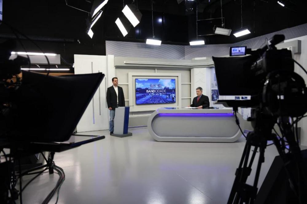 Ratinho Junior destaca geração de emprego, programas sociais e segurança pública do Paraná