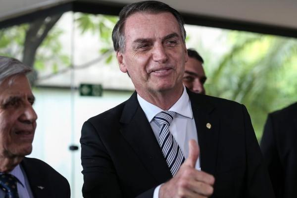 Bolsonaro negocia reforma da Previdência com parlamentares