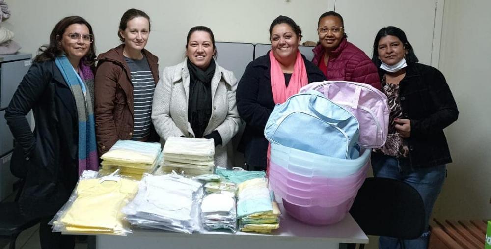 CRAS de Pinhalão recebe kit  maternidade para gestantes