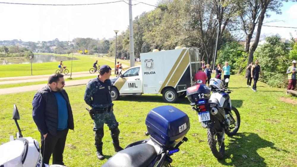 Homem vai fazer suas necessidades e encontra corpo em rio