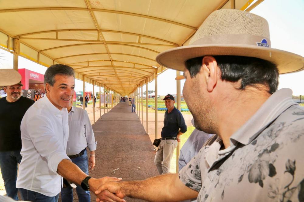 Em visita ao Show Rural, Beto  reafirma compromisso com setor 