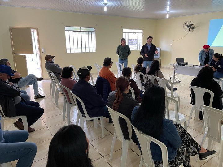 Flavio Zanrosso participa da abertura do curso na área de culinária em Tomazina