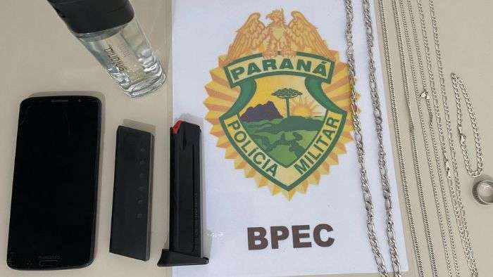 Polícia apreende carregador de pistola com alunos em colégio do Norte Pioneiro