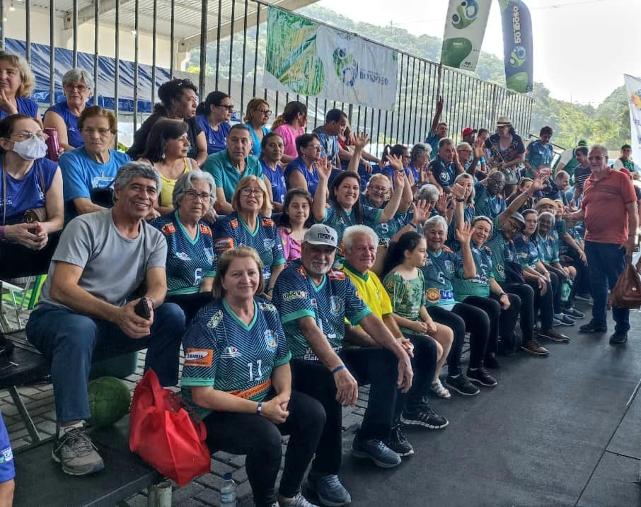 Grupo de idosos de Pinhalão participa de Jogos de Integração do Idoso em Guaratuba 