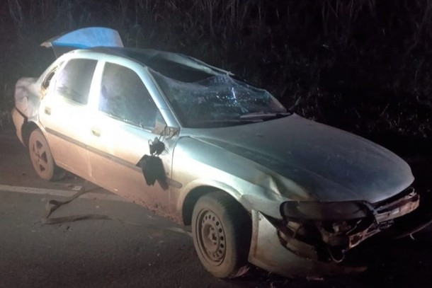 Carro capota e família com bebê sai ilesa de acidente na BR-369