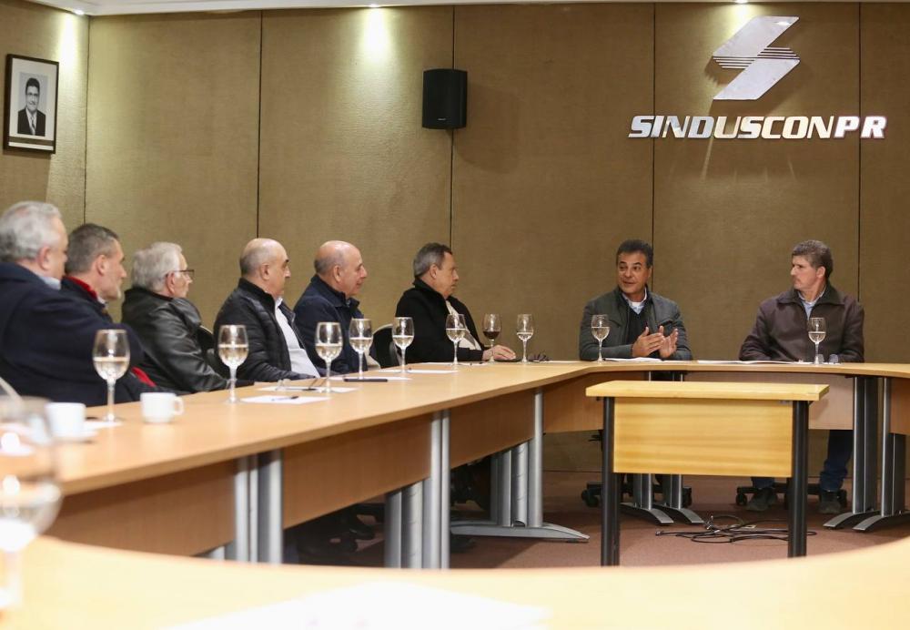 Sinduscon ouve as propostas de Richa