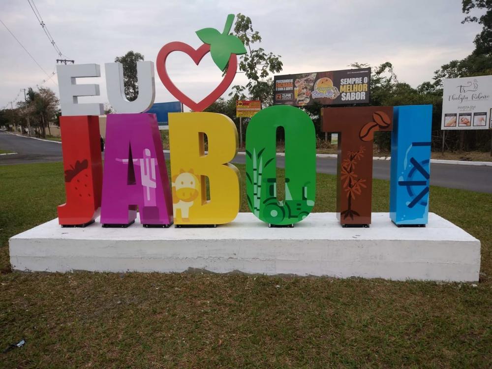 Jaboti finaliza mais uma etapa de revitalização da Avenida Tiradentes 