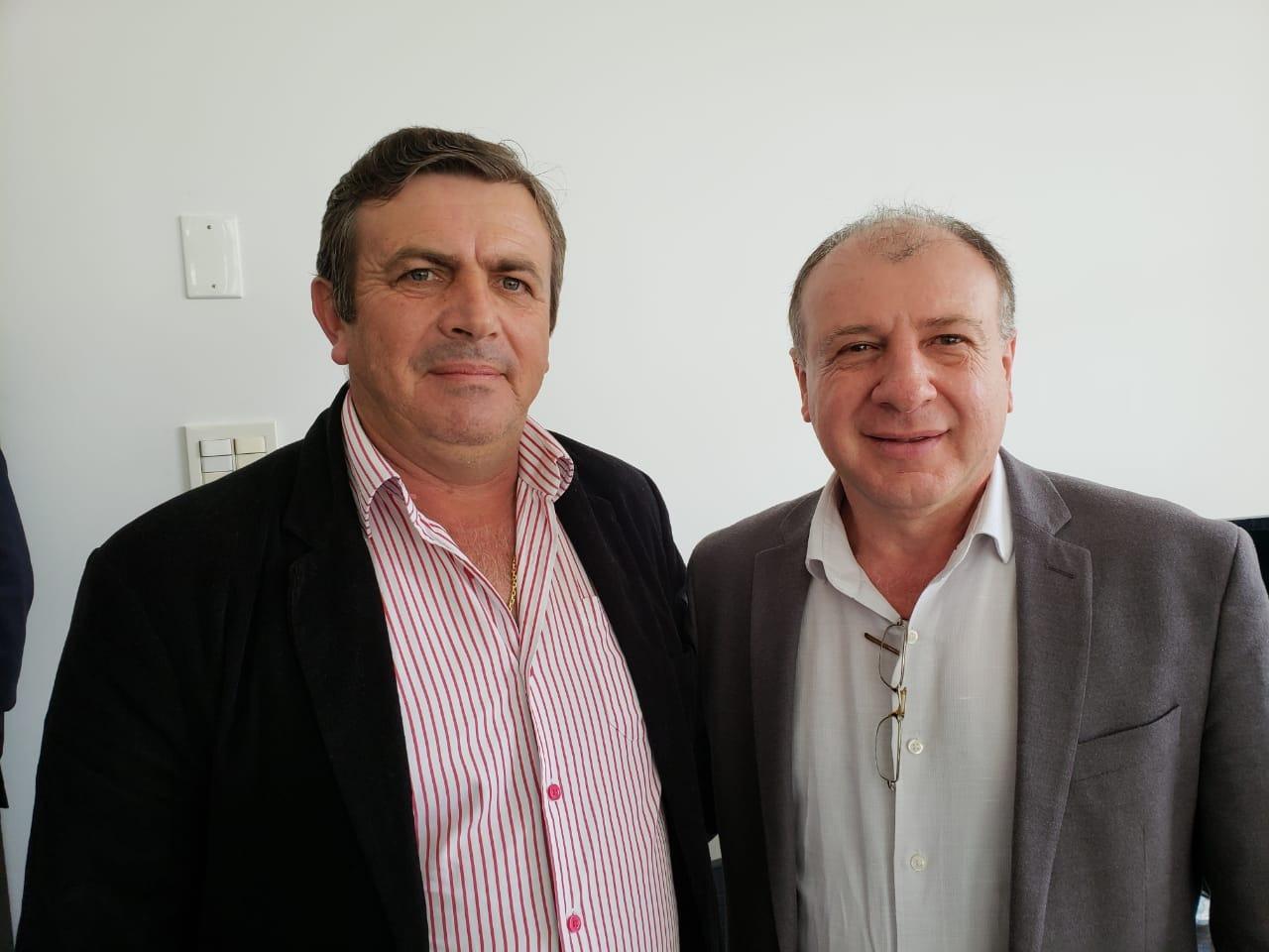 Prefeito de Pinhalão leva demandas da região a autoridades de Ratinho Jr.