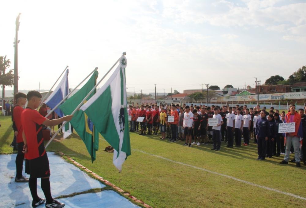 Cerimônia marca início dos Jeps Bom de Bola em Santana do Itararé