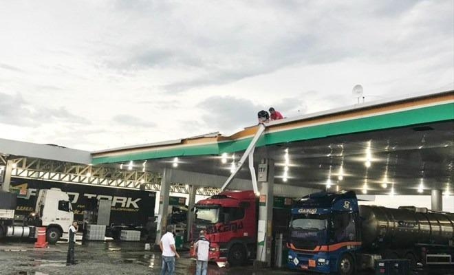 Funcionário de posto é ameaçado por “motoqueiros cabeludos” armados