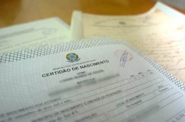 Cerca de 5 mil bebês que nasceram no Paraná em 2022 não têm o nome do pai na certidão de nascimento