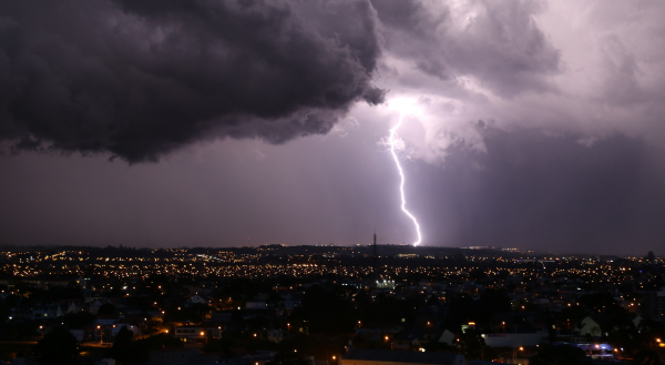 ALERTA: Paraná pode ter tempestades com ventos de até 100 km/h