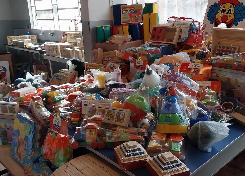 Prefeitura de Pinhalão adquire materiais pedagógicos para rede municipal de ensino