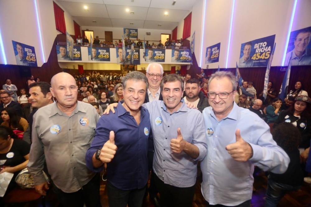 Marcelo Belinati e lideranças anunciam apoio a Beto Richa