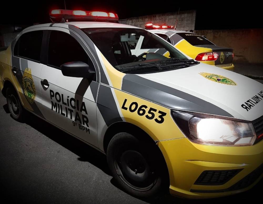 Idoso dá facadas na filha e faz as três netas crianças de refém