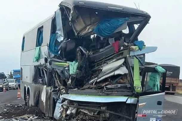 Dois moradores do Norte Pioneiro estão entre as vítimas de acidente com ônibus