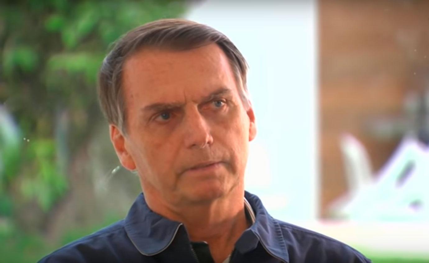 Bolsonaro critica Enem e diz que prova deve cobrar conhecimentos úteis