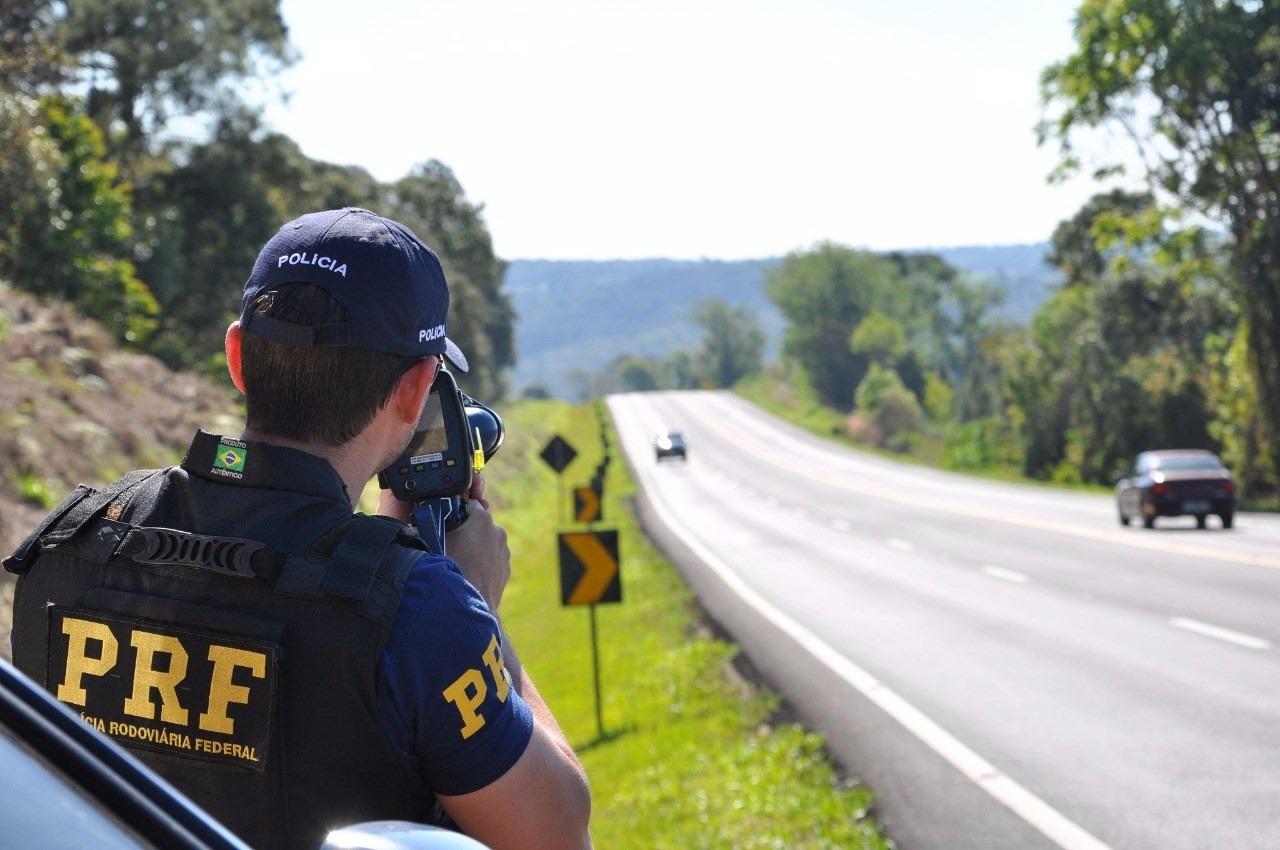 Policiais rodoviários federais flagram 8,1 mil veículos acima da velocidade