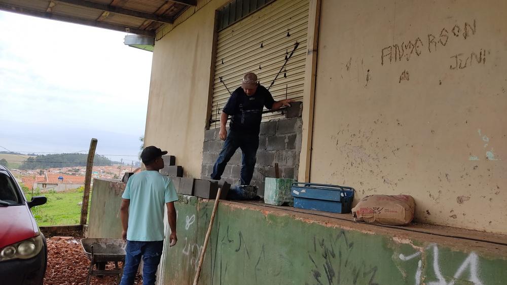 Ladrões invadem barracão da prefeitura e roubam 33 aparelhos de TV