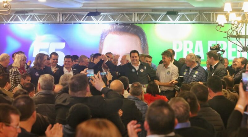 Reeleito com quase 70% dos votos, Ratinho Junior confirma o favoritismo no Paraná