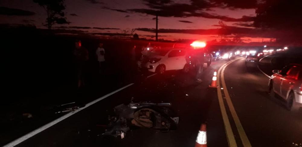 Colisão entre carro e moto deixa um morto em Ibaiti