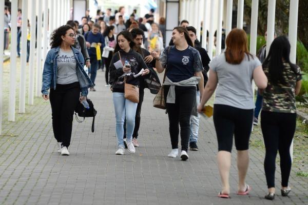 No Paraná, 25,6% dos candidatos faltaram às provas do primeiro dia do Enem