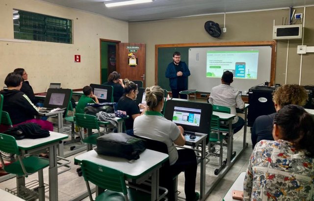 Prefeitura de Jaguariaíva investe em formação de cultura digital para professores