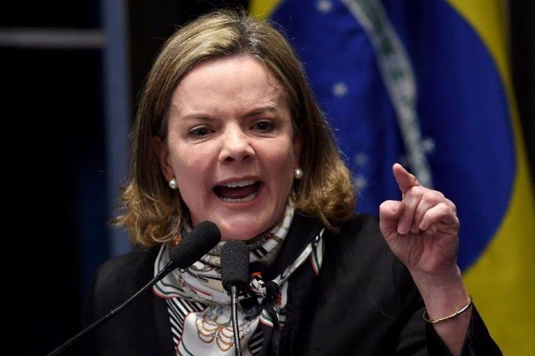 Gleisi questiona vitória de Bolsonaro