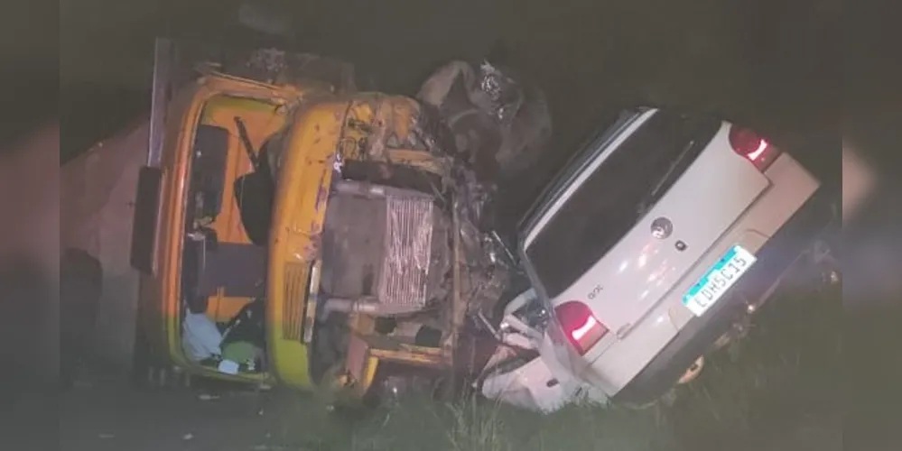 Acidente envolvendo carro com placas de Arapoti deixa dois mortos