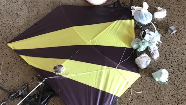 Jovem soltava pipa para vender drogas e acaba preso