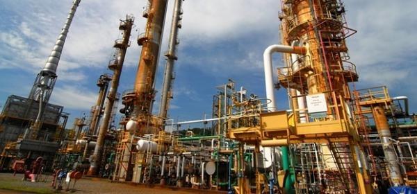 Petrobras reduz em 6,2% preço da gasolina nas refinarias
