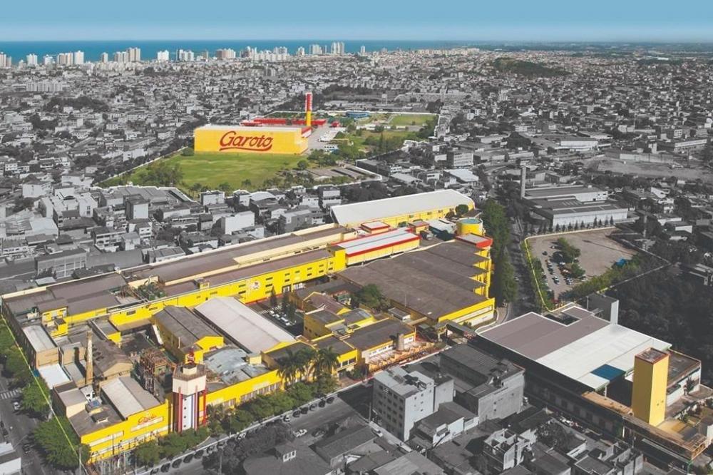 Garoto anuncia recolhimento de barras de chocolate por risco de fragmentos de vidro