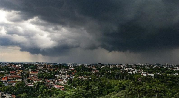 Paraná entra em novo alerta laranja para tempestades 