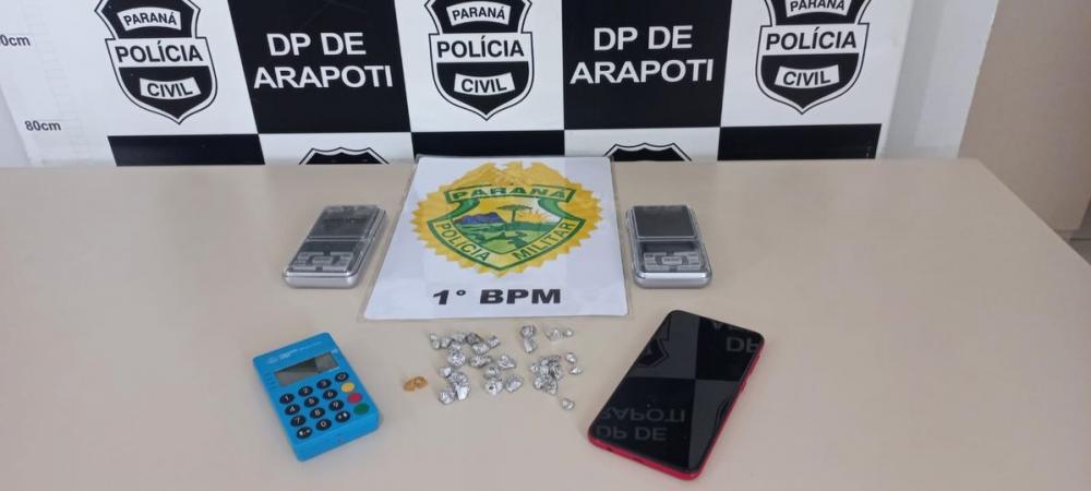 Adolescente de 14 anos é pego vendendo drogas em Arapoti