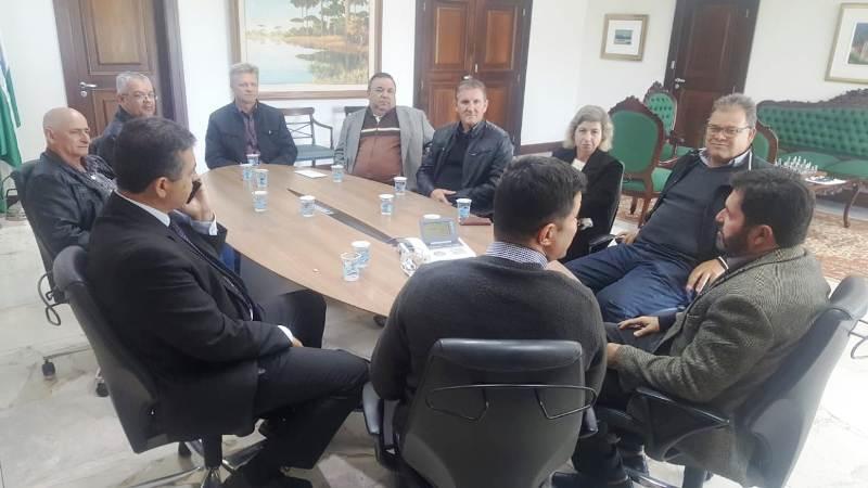 Ex-prefeito e vereadores visitam Cobra Repórter e Casa Civil