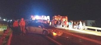 Acidente entre carros e carreta deixa um morto e três feridos na BR-153