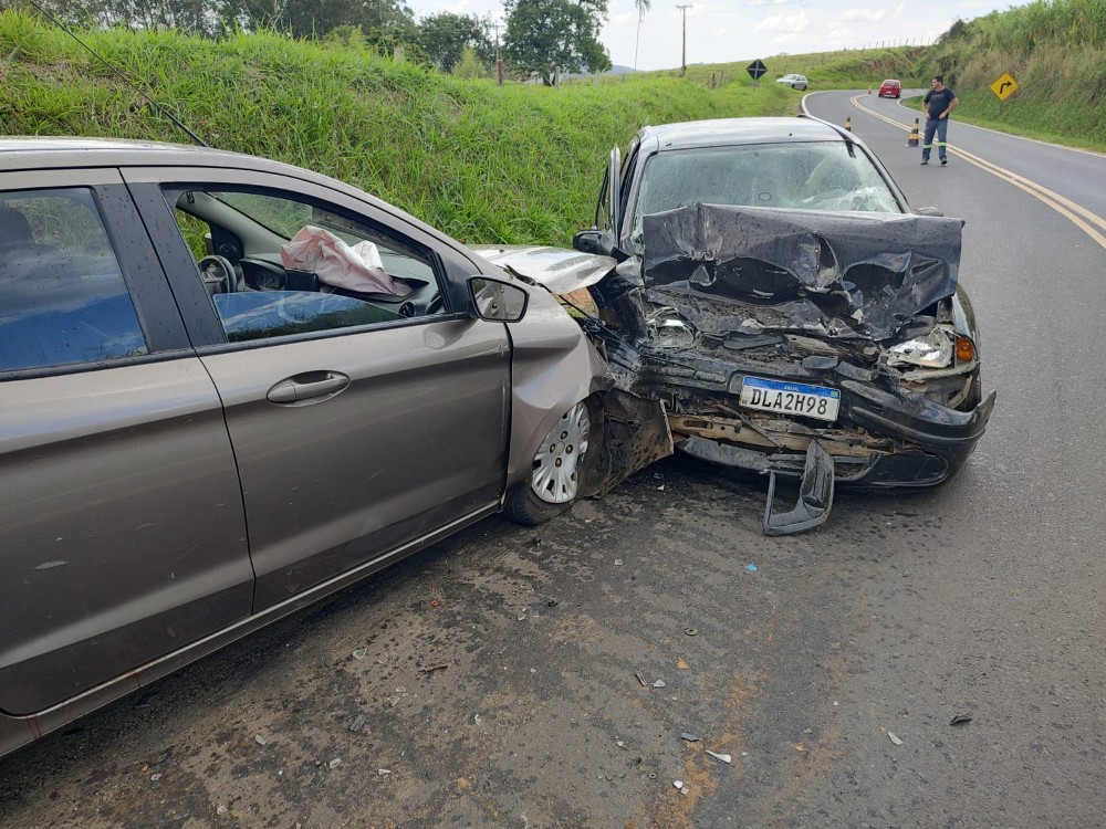 Idoso de 84 anos morre em colisão frontal na PR-431