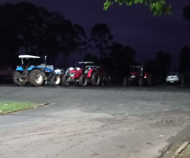 Trânsito na PR-092 é parcialmente bloqueado em Wenceslau Braz