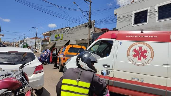 Acidente deixa motociclista ferido no Centro de Siqueira Campos