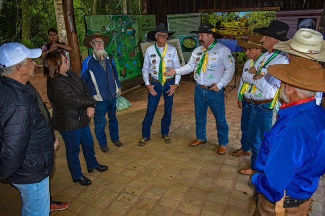 Jaguariaíva recebe Comitiva Tropeira Paulista