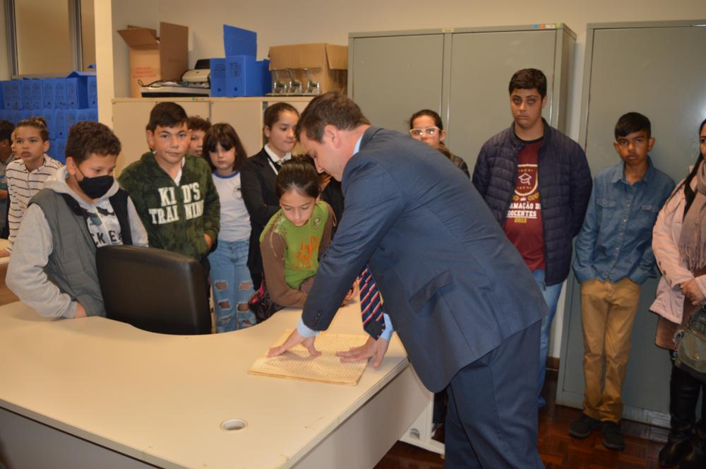 Fórum de Tomazina realiza programa “Cidadania também se Aprende na Escola” 