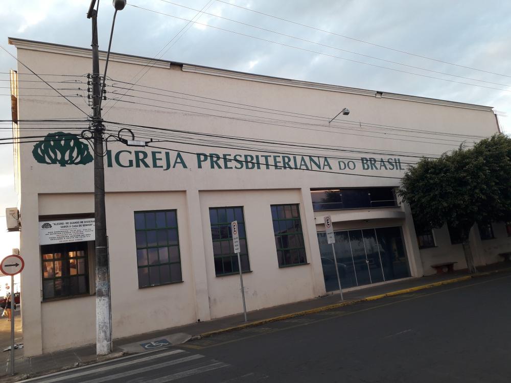 Prédio de Igreja vai virar loja de departamento em Wenceslau Braz