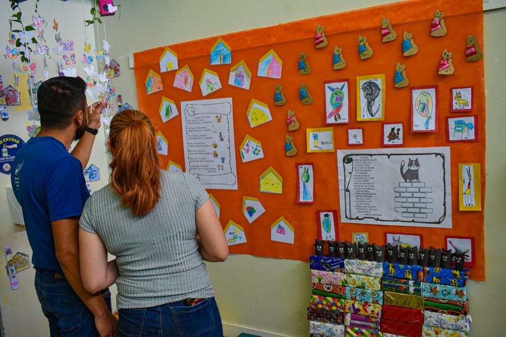 Pais são recebidos no Cemei em Jaguariaíva para conferir trabalhos realizados com as crianças