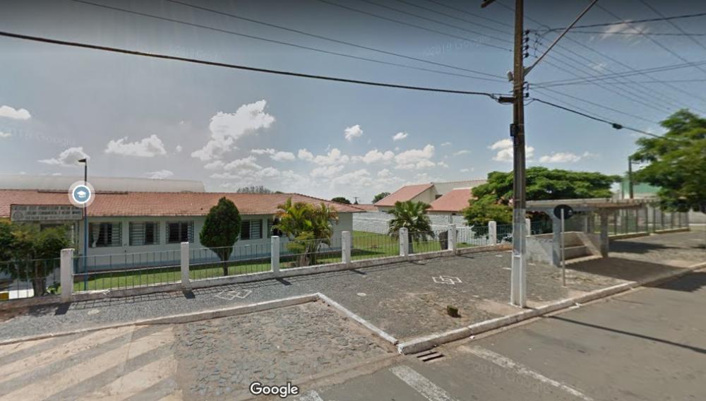 Homem agride e ameaça adolescente de morte em frente ao Milton Benner